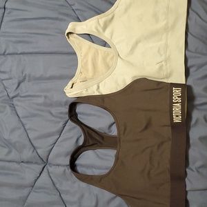 2 sport bras Victoria sport black bra